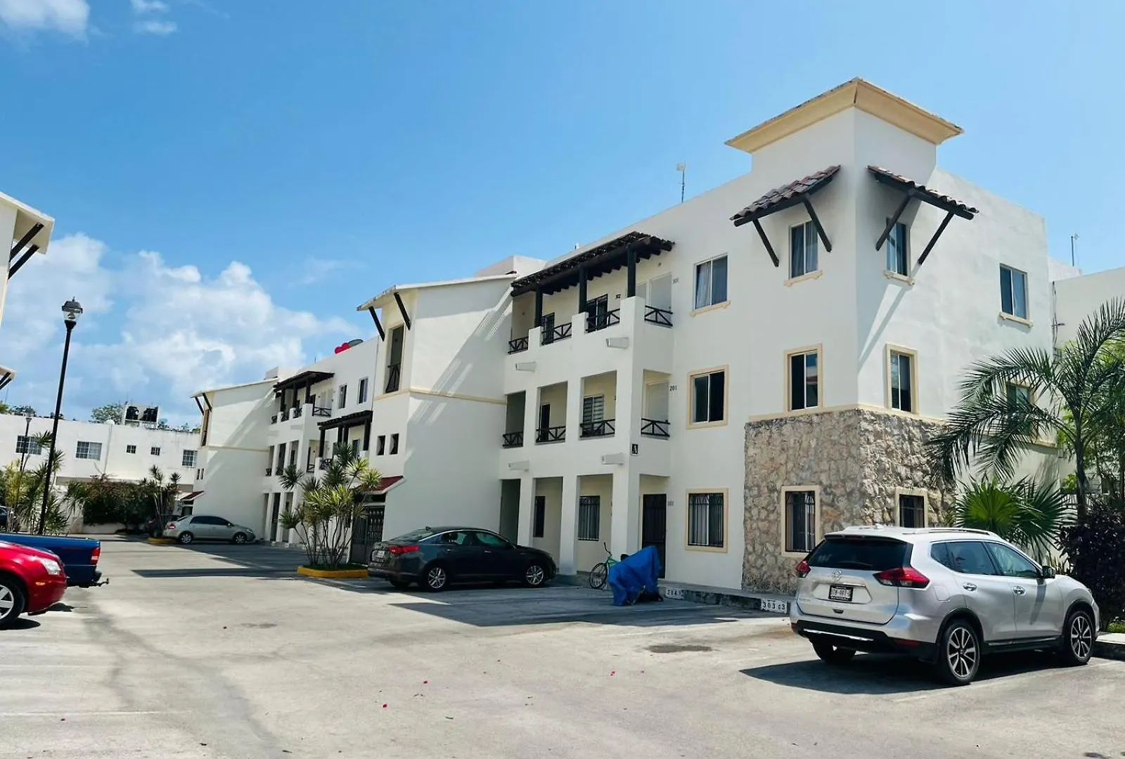 Amplio Apartamento De 2 Dormitorios En Playa Del Carmen Mexiko