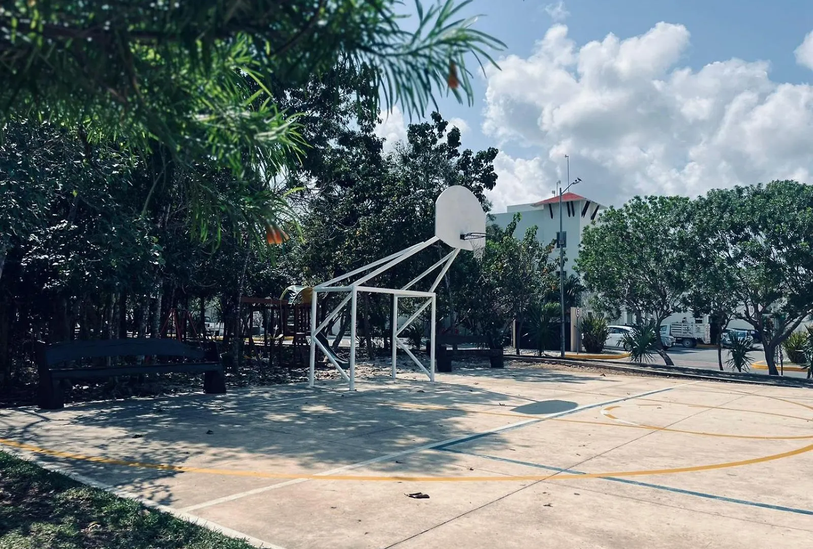 Amplio Apartamento De 2 Dormitorios En Playa Del Carmen Mexiko